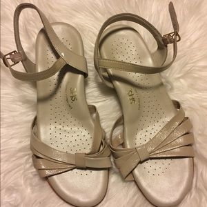 SAS Tripad comfort wedge sandals